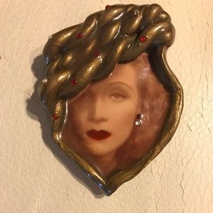Marlene Dietrich brooch